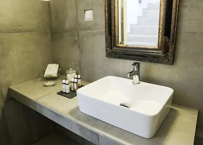 La Maltese Caldera Concept