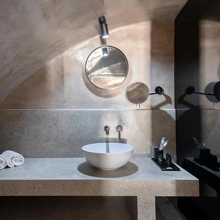 La Maltese Caldera Concept