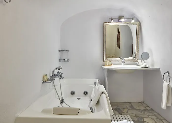 La Maltese Caldera Concept Hotel