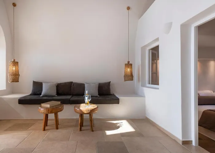 La Maltese Caldera Concept Hotel