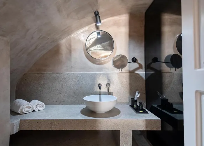 La Maltese Caldera Concept