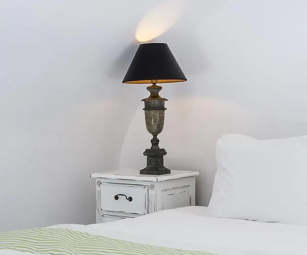 La Maltese Caldera Concept Hotel