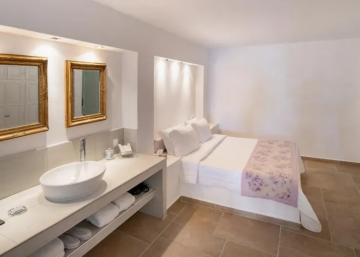 La Maltese Caldera Concept Hotel